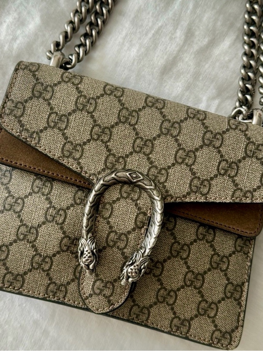 AUTHENTIC Gucci GG Supreme Beige and Brown Shoulder Bag with Tiger Closure